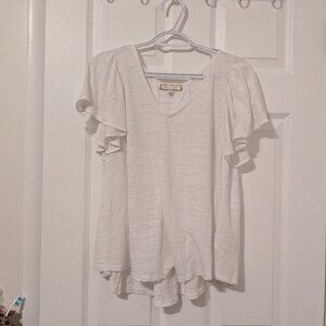 Eri & Ali high low swing top with flutter sleeves size small